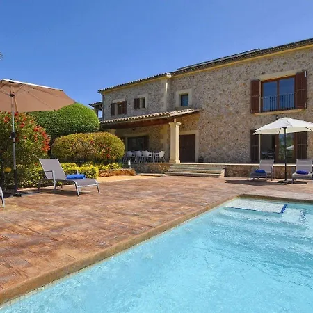 Holiday home Atemberaubende Mit Pool Und Panoramablick In Unmittelbarer Naehe Von Und Dem *
