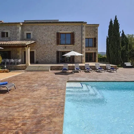 Holiday home Atemberaubende Mit Pool Und Panoramablick In Unmittelbarer Naehe Von Und Dem