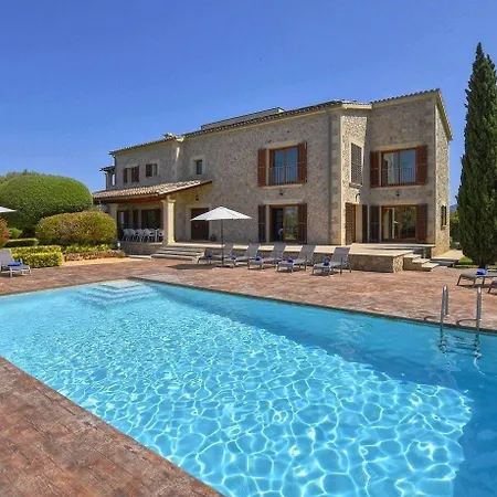 Holiday home Atemberaubende Mit Pool Und Panoramablick In Unmittelbarer Naehe Von Und Dem *